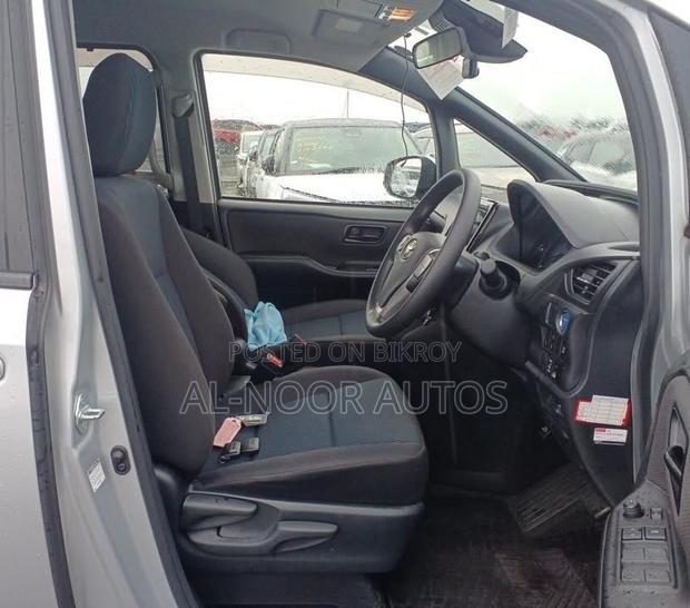 Toyota Noah 1.8 FWD Hybrid (7 Seater) 2021 Silver