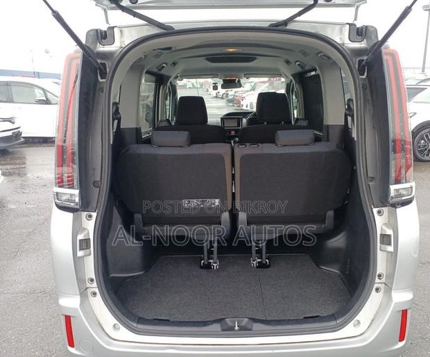 Toyota Noah 1.8 FWD Hybrid (7 Seater) 2021 Silver