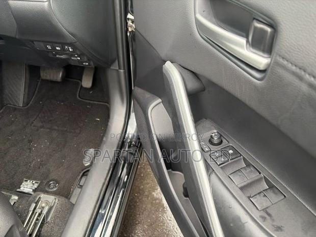Toyota Corolla Cross 1.8 Hybrid FWD 2022 Black