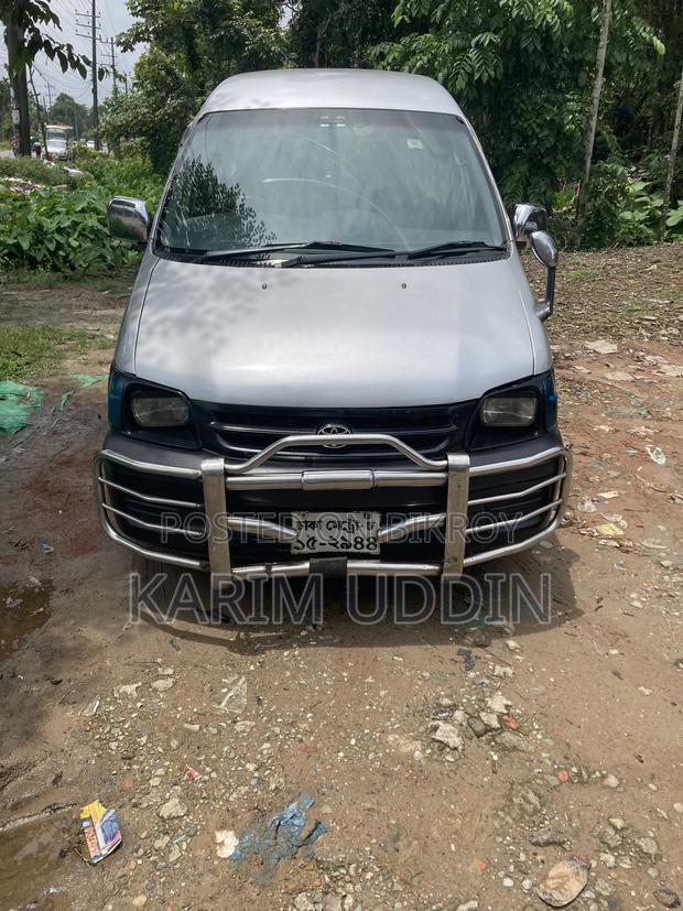 Toyota Noah 2.0 AWD (8 Seater) 2006 Silver
