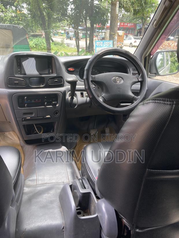 Toyota Noah 2.0 AWD (8 Seater) 2006 Silver