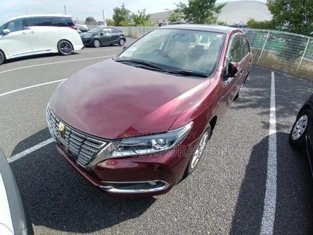 Toyota Premio 2019