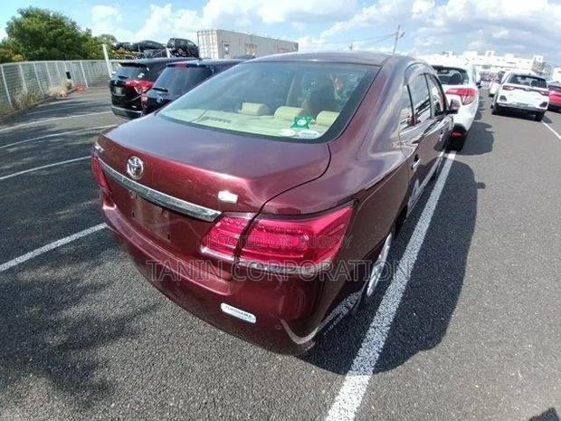 Toyota Premio 2019