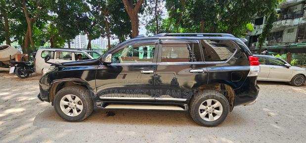 Toyota Land Cruiser Prado 2011 Black