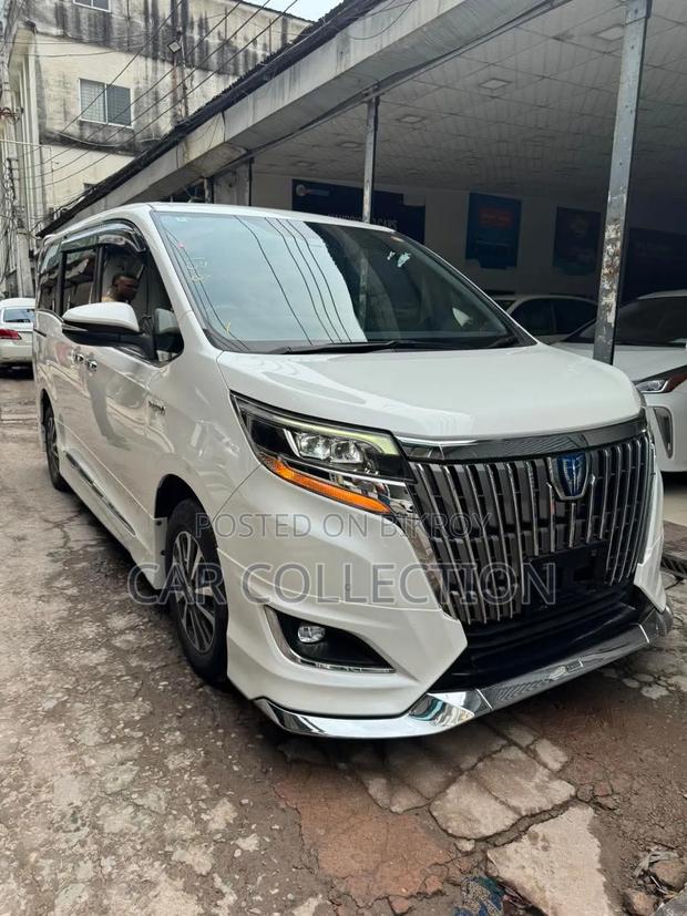 Toyota Esquire 2020 Pearl