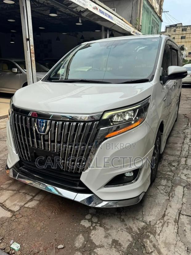 Toyota Esquire 2020 Pearl