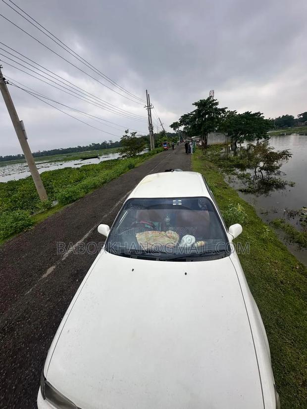 Toyota Corolla 1997 Pearl