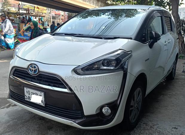Toyota Sienta 1.5 Hybrid FWD (6-seater) 2015 White