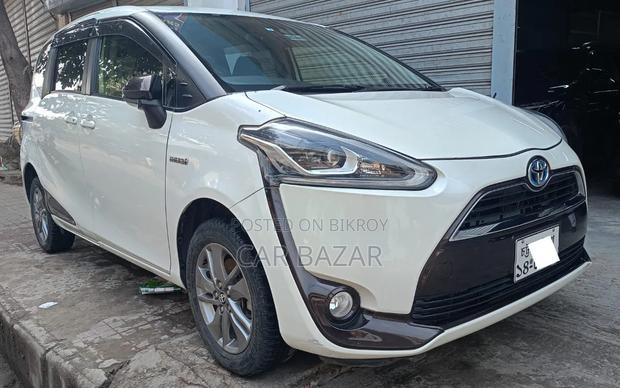 Toyota Sienta 1.5 Hybrid FWD (6-seater) 2015 White