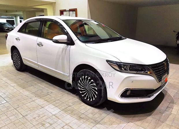 Toyota Premio 1.5 FWD 2019 Pearl