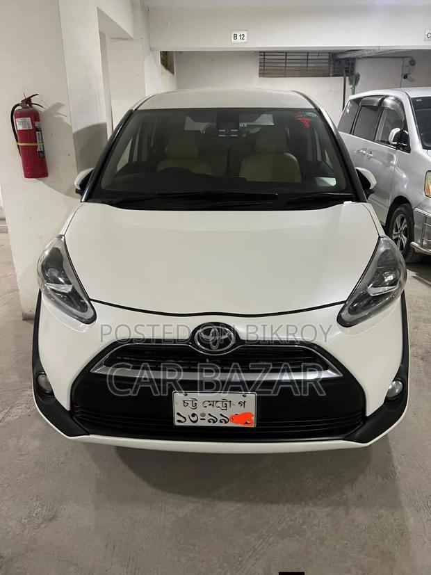 Toyota Sienta 1.5 FWD 2015 Pearl