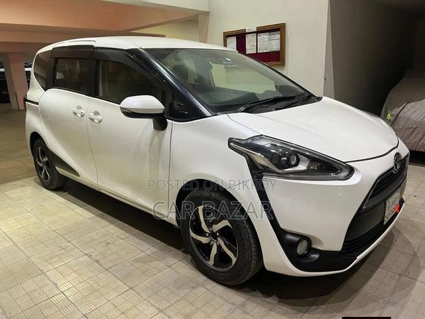 Toyota Sienta 1.5 FWD 2015 Pearl