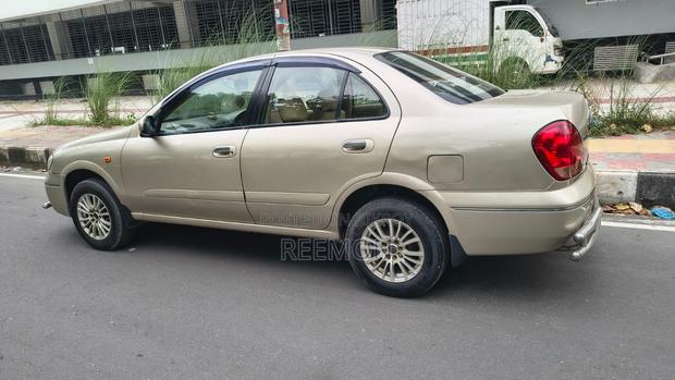Nissan Sunny 2008 Beige