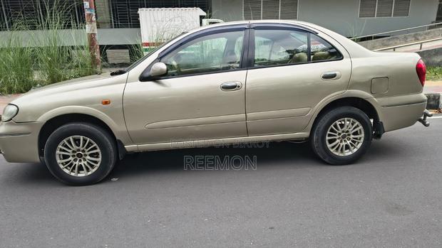 Nissan Sunny 2008 Beige