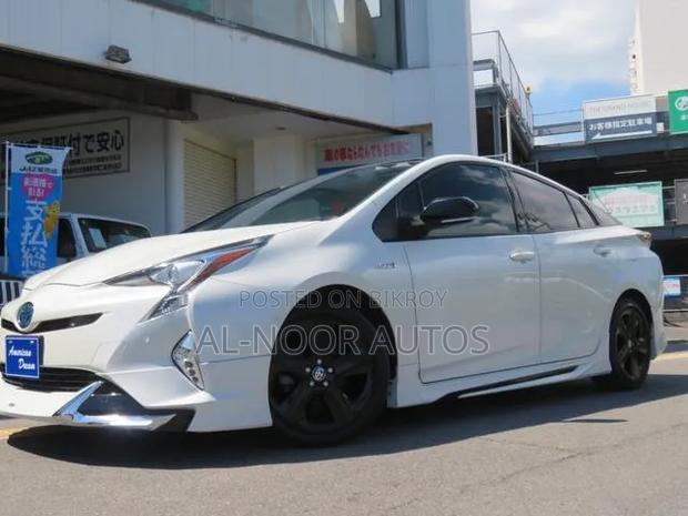 Toyota Prius 2018 Pearl