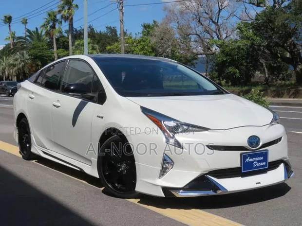 Toyota Prius 2018 Pearl