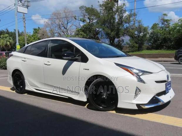 Toyota Prius 2018 Pearl