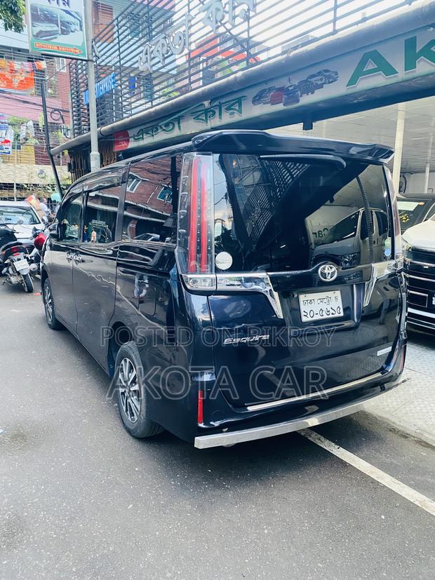 Toyota Esquire 2.0 AWD (8 Seater) 2017 Purple