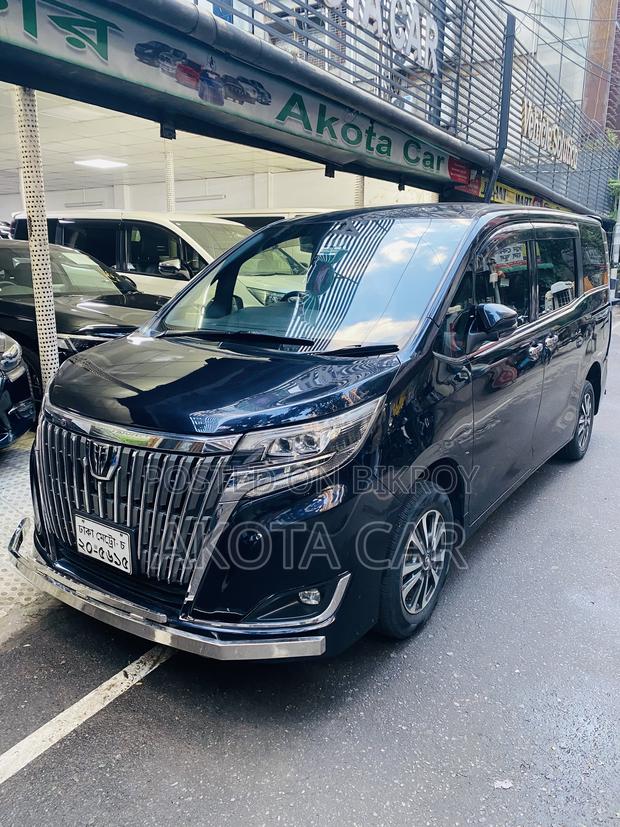 Toyota Esquire 2.0 AWD (8 Seater) 2017 Purple