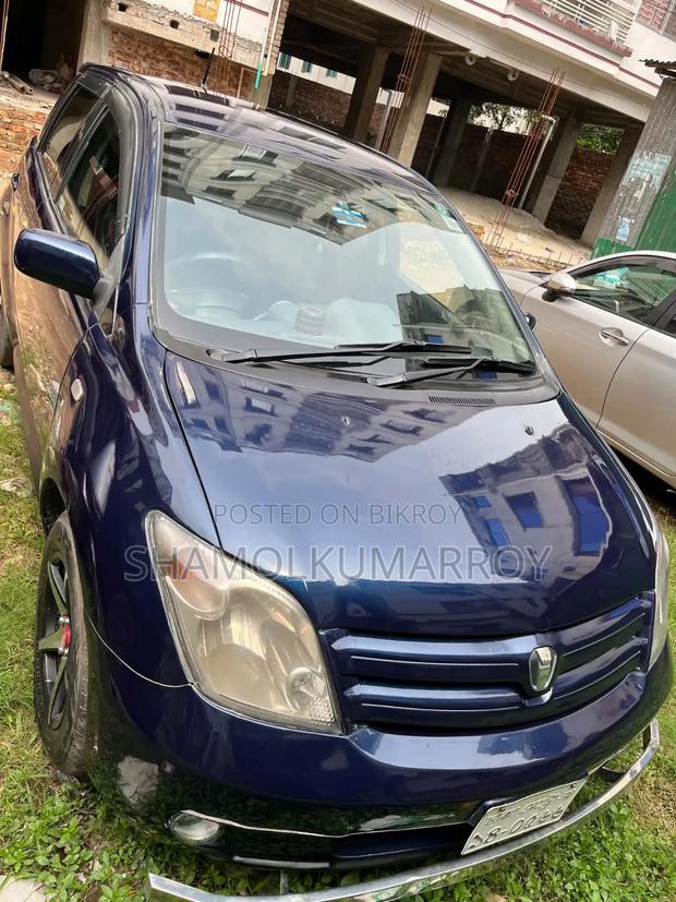 Toyota IST 2004 Blue