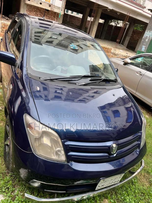 Toyota IST 2004 Blue