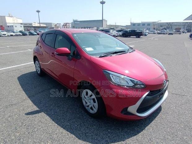 Toyota Aqua 2021 Red