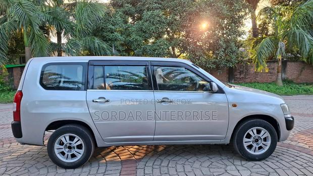 Toyota Probox 2004 Silver