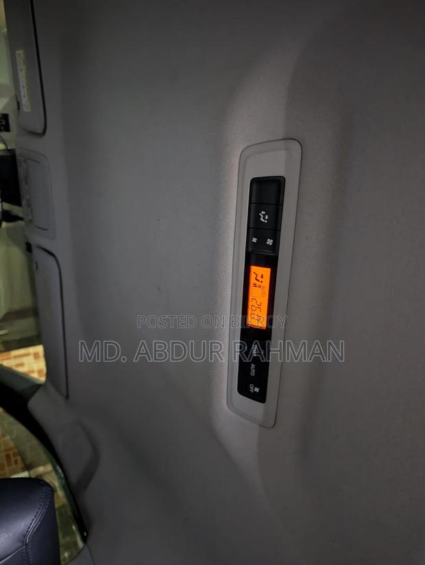 Toyota Noah 1.8 FWD Hybrid (7 Seater) 2016 Maroon