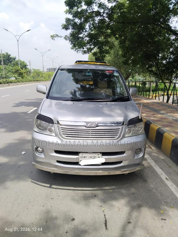 Toyota Noah 2.0 AWD (8 Seater) 2003 Silver