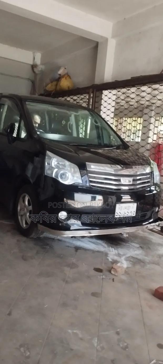 Toyota Noah 2013 Black