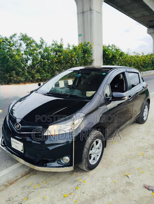 Toyota Vitz 2011 Black