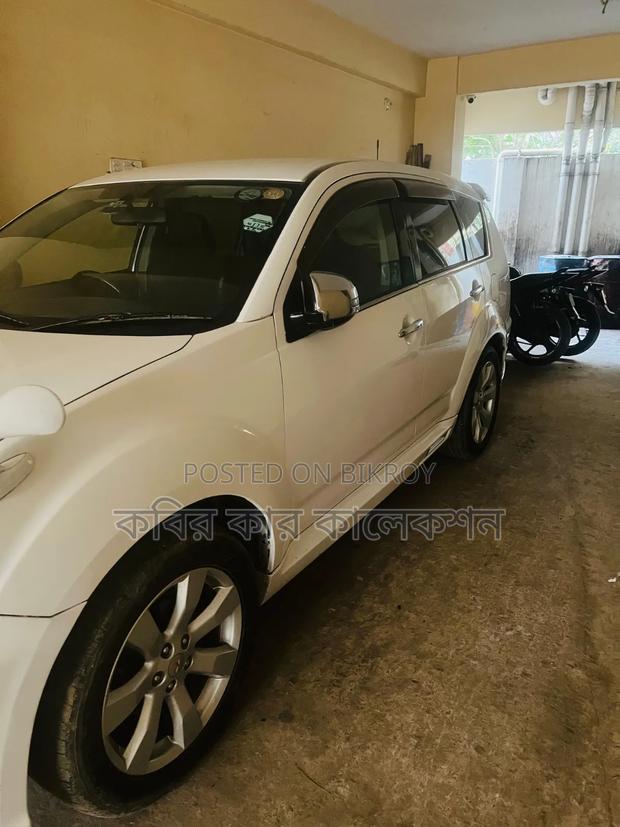 Mitsubishi Outlander 2010 Pearl