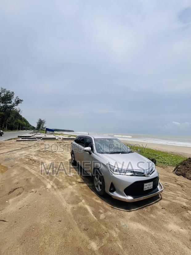 New Toyota Corolla Fielder 1.5 Hybrid FWD 2019 Silver