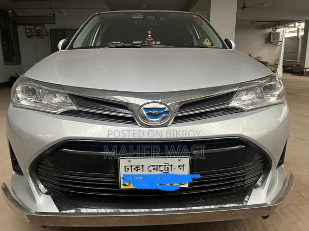 New Toyota Corolla Fielder 1.5 Hybrid FWD 2019 Silver