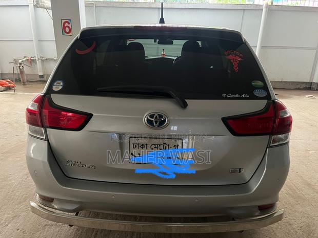 New Toyota Corolla Fielder 1.5 Hybrid FWD 2019 Silver