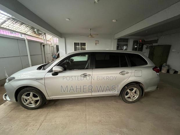 New Toyota Corolla Fielder 1.5 Hybrid FWD 2019 Silver