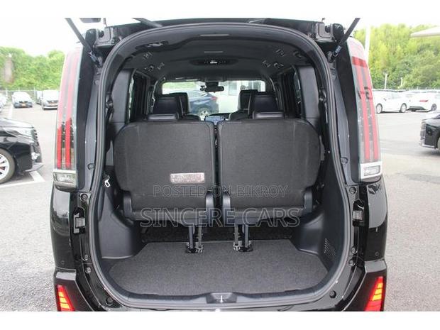 Toyota Noah 2021 Black