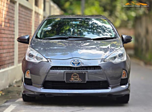 Toyota Aqua 2012 Gray