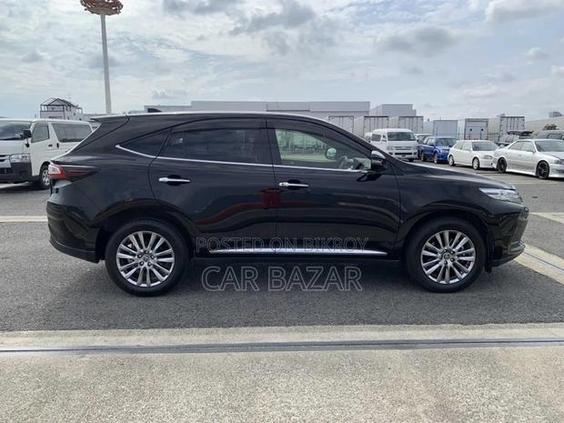 Toyota Harrier 2.0 2018 Black