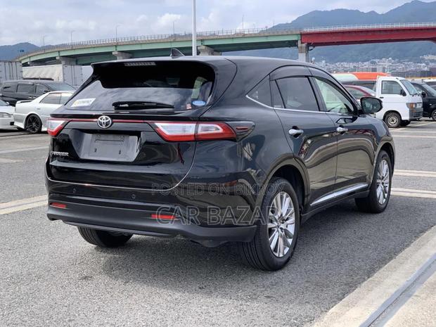 Toyota Harrier 2.0 2018 Black