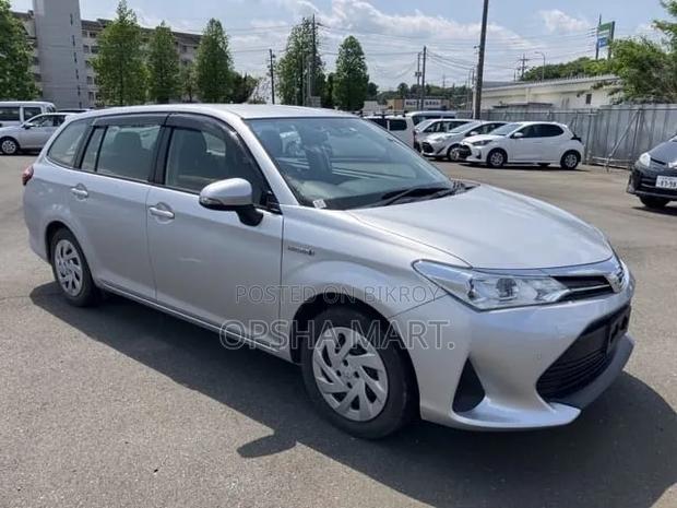 Toyota Corolla Fielder 2020 Silver