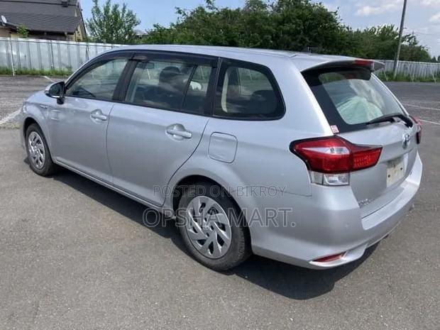 Toyota Corolla Fielder 2020 Silver