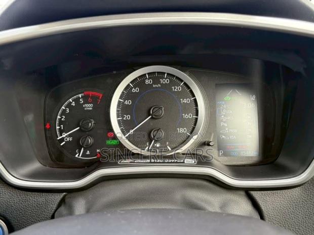 Toyota Corolla Touring 2021 Blue