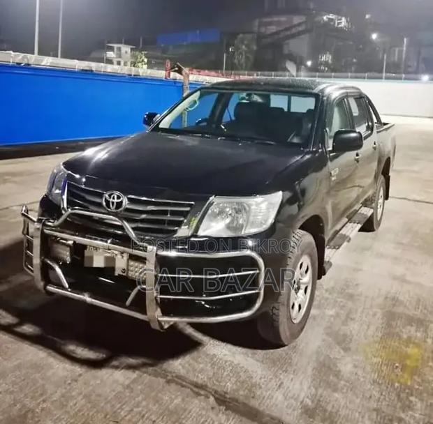 Toyota Hilux 2.5 D-4d 4X4 SRX 2009 Black