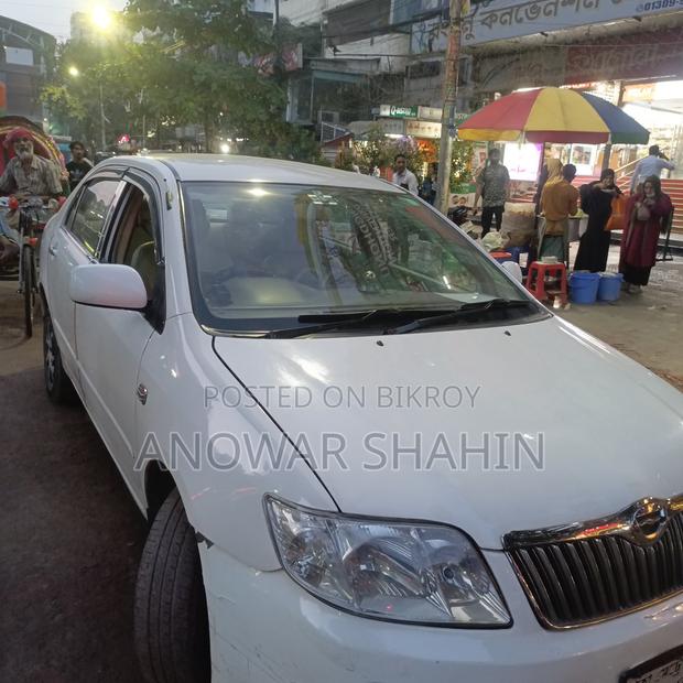 Toyota Corolla Sedan 2005 White