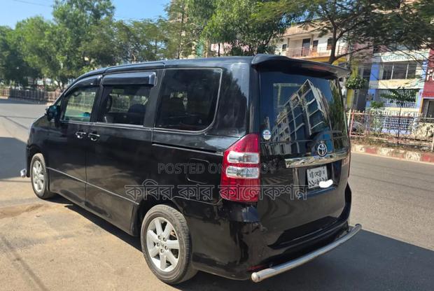 Toyota Noah 2009 Black