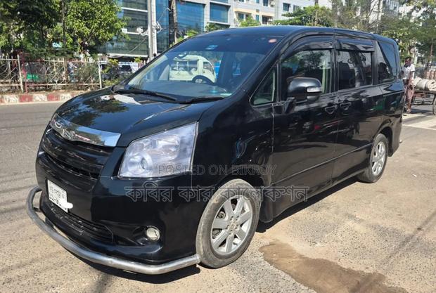 Toyota Noah 2009 Black
