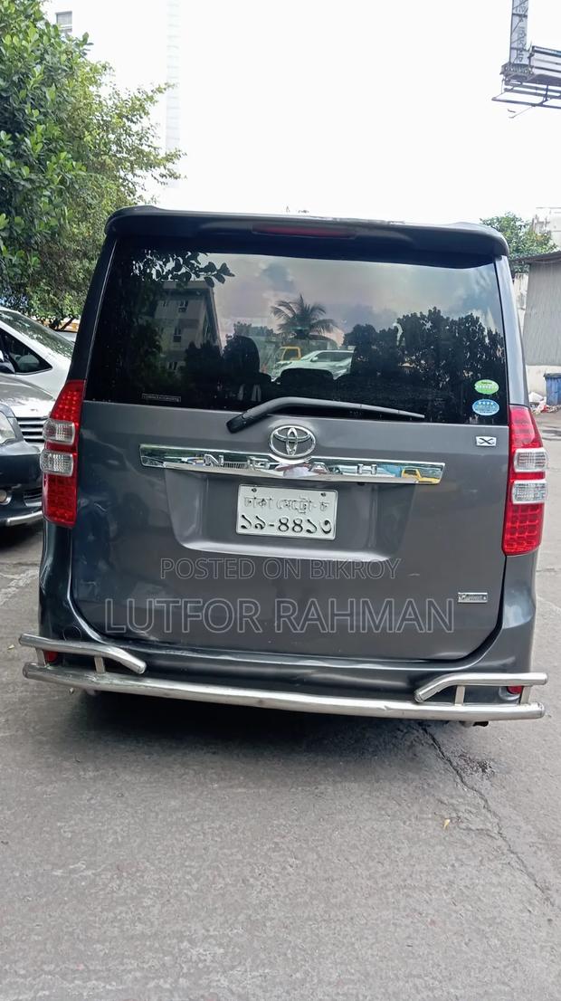 Toyota Noah 2013 Gray