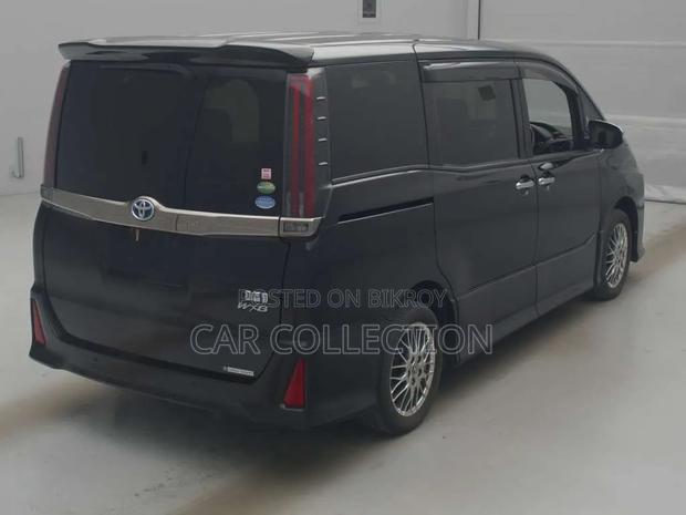 Toyota Noah 2021 Black