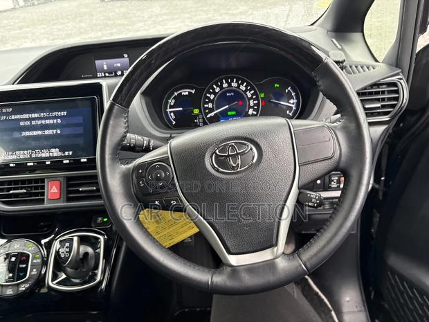Toyota Noah 2021 Black